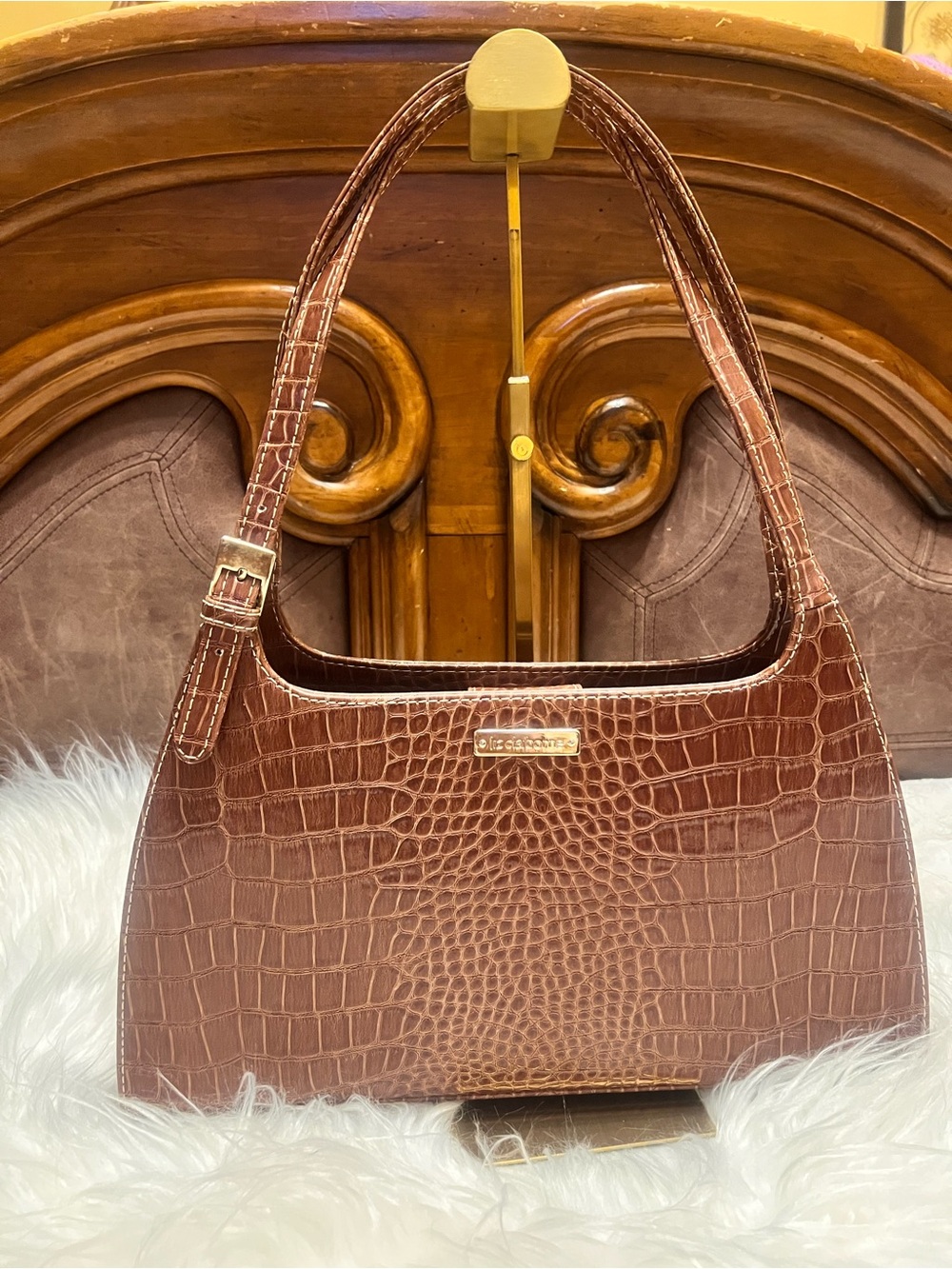 Liz Claiborne vintage Croc-Embossed Shoulder Bag in Brown